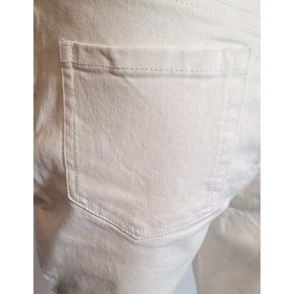 NWT Gloria Vanderbilt Amanda Capri Jean Classic White Stretch Denim - Size 4 - Picture 9 of 14